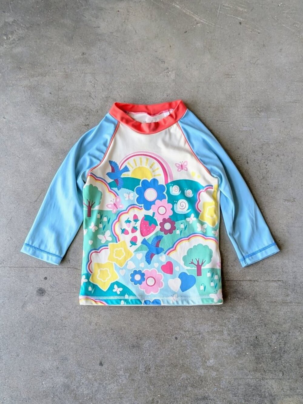 Mini Boden Floral Strawberry UPF 40+ Long Sleeve Rash Guard Swim Top size 6-7Y